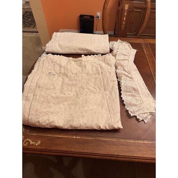 Dan River Window Curtain 40X87 & 3 Valences 19X83 inches White Eyelet - Picture 3 of 8